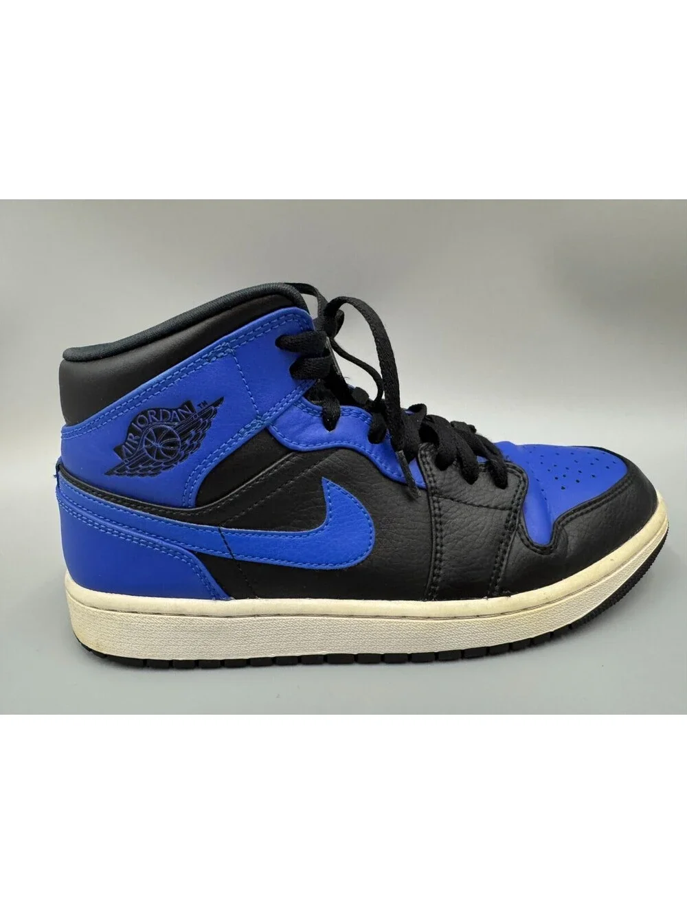 Men’s Nike Air Jordan 1 Mid Hyper Leather Sneakers, Black & Royal Blue, Size 9